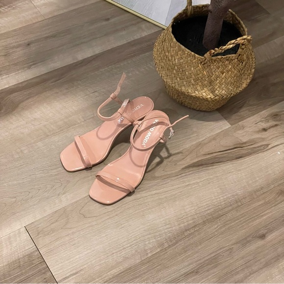 Gorgeous blush heels - Picture 6 of 6